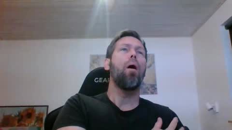 Snapshot of gottalop chatting on November 25, 2025, 3:34 pm gottalop online show from November 25, 2025, 3:34 pm