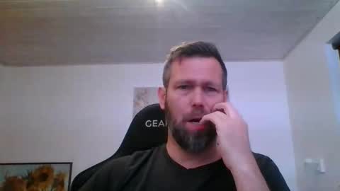 Snapshot of gottalop chatting on December 3, 2025, 2:26 pm gottalop online show from December 3, 2025, 2:26 pm