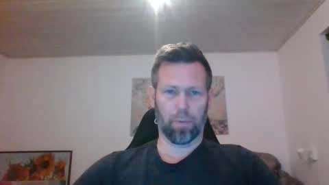 Snapshot of gottalop chatting on December 14, 2025, 8:46 pm gottalop online show from December 14, 2025, 8:46 pm