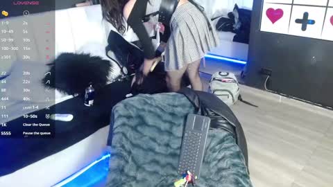 Meredith Alessandra online show from November 15, 2025, 4:43 am