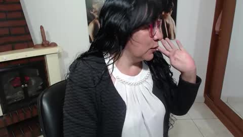 Snapshot of grace_mature_milf chatting on September 9, 2025, 10:26 am grace_mature_milf online show from September 9, 2025, 10:26 am