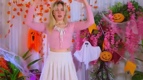 Snapshot of gracecaldwell chatting on October 28, 2025, 4:53 pm Grace online show from October 28, 2025, 4:53 pm