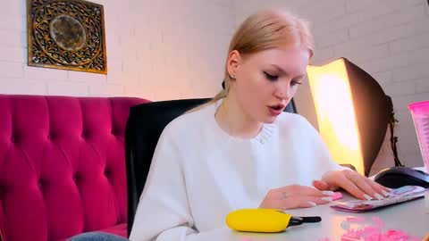 Snapshot of graceglamour chatting on January 13, 2025, 11:41 am Grace Glamour online show from January 13, 2025, 11:41 am