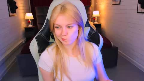 Snapshot of graceglamour chatting on February 25, 2025, 12:03 pm Grace Glamour online show from February 25, 2025, 12:03 pm