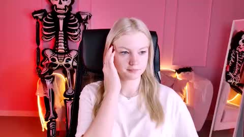 Snapshot of graceglamour chatting on October 22, 2025, 5:19 am Grace Glamour online show from October 22, 2025, 5:19 am