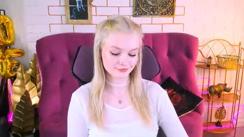 Snapshot of graceglamour chatting on November 19, 2025, 1:11 pm Grace Glamour online show from November 19, 2025, 1:11 pm