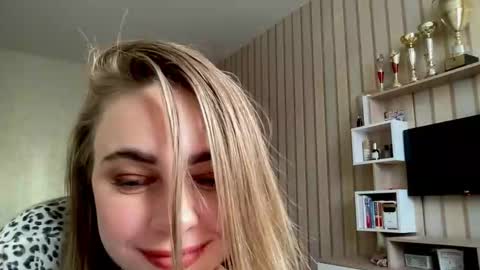 gracetorrezz online show from October 20, 2025, 1:11 pm