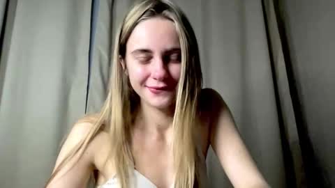 gracetorrezz online show from October 24, 2025, 4:36 pm