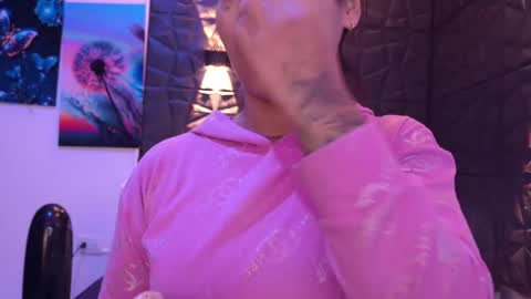 Snapshot of graceymilf999 chatting on October 28, 2025, 11:36 am Gracey Milf online show from October 28, 2025, 11:36 am