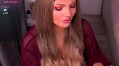 Snapshot of gracianelee chatting on September 30, 2025, 1:27 pm Grace online show from September 30, 2025, 1:27 pm