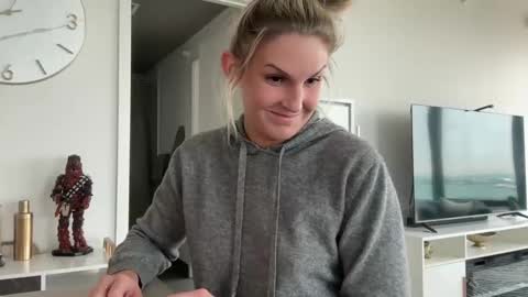 Snapshot of graciemae_baexx chatting on March 3, 2025, 6:44 pm Gracie Mae online show from March 3, 2025, 6:44 pm