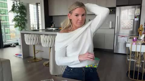 Snapshot of graciemae_baexx chatting on November 22, 2025, 8:19 pm Gracie Mae online show from November 22, 2025, 8:19 pm