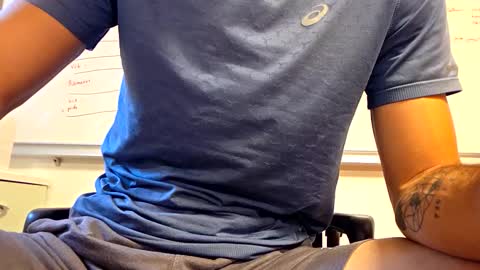 Snapshot of grandbi chatting on September 17, 2025, 9:33 am grandbi online show from September 17, 2025, 9:33 am