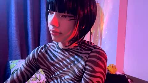 grayce blossoms24 online show from October 17, 2025, 1:53 am