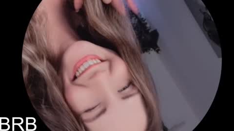 Snapshot of graycewild chatting on January 27, 2025, 8:18 am GrayceWild online show from January 27, 2025, 8:18 am