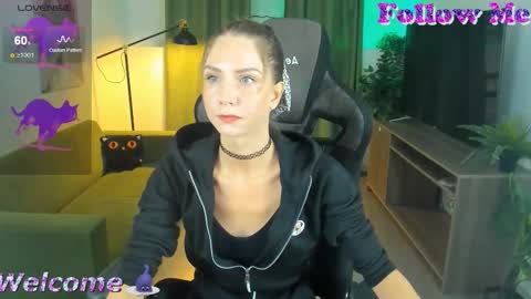 Snapshot of graycewild chatting on September 15, 2025, 5:29 am GrayceWild online show from September 15, 2025, 5:29 am