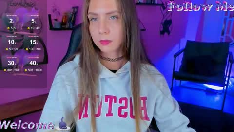 Snapshot of graycewild chatting on October 2, 2025, 11:28 am GrayceWild online show from October 2, 2025, 11:28 am