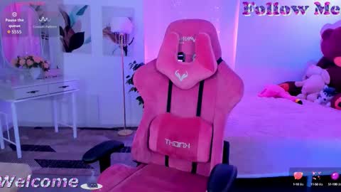 Snapshot of graycewild chatting on October 9, 2025, 11:30 am GrayceWild online show from October 9, 2025, 11:30 am