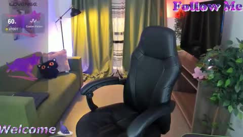 Snapshot of graycewild chatting on October 13, 2025, 5:29 am GrayceWild online show from October 13, 2025, 5:29 am