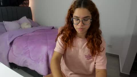 Snapshot of greciaruiz chatting on February 26, 2025, 7:27 pm GreciaRuiz online show from February 26, 2025, 7:27 pm