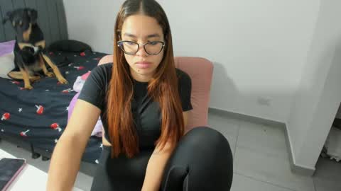 Snapshot of greciaruiz chatting on November 15, 2025, 7:21 pm GreciaRuiz online show from November 15, 2025, 7:21 pm