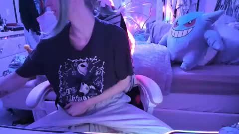 GreenEyedLovexo online show from December 4, 2025, 3:43 pm