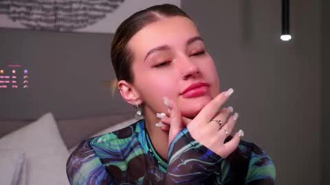 Snapshot of greengazon chatting on November 13, 2025, 1:32 pm Kelly online show from November 13, 2025, 1:32 pm