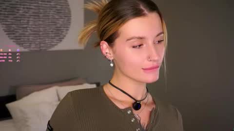 Snapshot of greengazon chatting on November 25, 2025, 1:11 pm Kelly online show from November 25, 2025, 1:11 pm