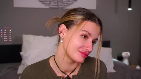 Snapshot of greengazon chatting on November 27, 2025, 1:24 pm Kelly online show from November 27, 2025, 1:24 pm