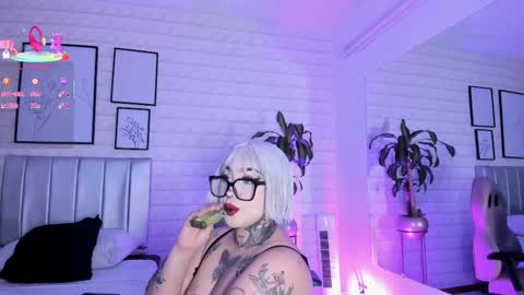   online show from November 11, 2025, 7:14 pm