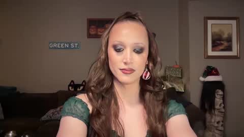 Snapshot of greenxxxqueen chatting on December 8, 2024, 9:02 am SexQueen Nikki online show from December 8, 2024, 9:02 am