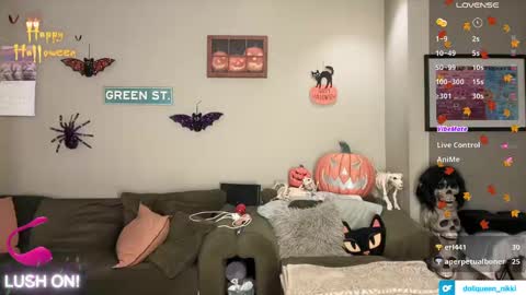 Snapshot of greenxxxqueen chatting on September 27, 2025, 4:06 am SexQueen Nikki online show from September 27, 2025, 4:06 am