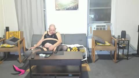 gregkuitch online show from November 18, 2025, 12:27 am