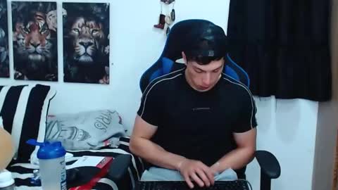 Snapshot of griego01 chatting on March 2, 2025, 3:24 am griego01 online show from March 2, 2025, 3:24 am