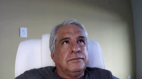 Snapshot of grisa01 chatting on March 1, 2025, 9:15 pm grisa01 online show from March 1, 2025, 9:15 pm