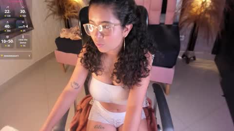 Snapshot of griselle_rousse chatting on November 10, 2025, 8:52 pm online show from November 10, 2025, 8:52 pm