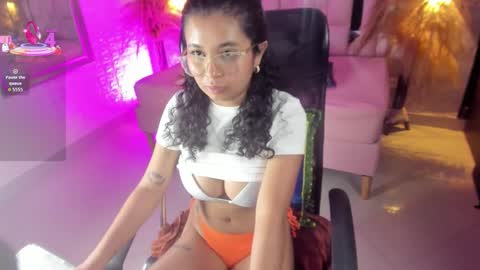 Snapshot of griselle_rousse chatting on November 27, 2025, 8:00 pm online show from November 27, 2025, 8:00 pm