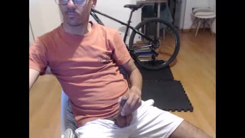 guachin_new online show from November 22, 2025, 6:56 am