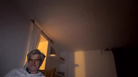 guardiannif_ online show from February 9, 2025, 1:44 am