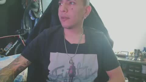 Snapshot of guayaco_ chatting on February 13, 2025, 12:32 pm Guayaco online show from February 13, 2025, 12:32 pm