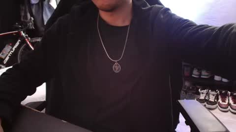 Snapshot of guayaco_ chatting on February 23, 2025, 12:48 pm Guayaco online show from February 23, 2025, 12:48 pm