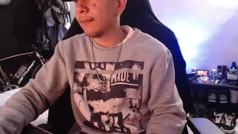 Snapshot of guayaco_ chatting on February 24, 2025, 1:10 pm Guayaco online show from February 24, 2025, 1:10 pm