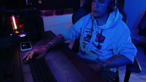 Snapshot of guayaco_ chatting on October 31, 2025, 2:56 am Guayaco online show from October 31, 2025, 2:56 am