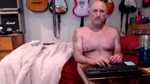 Snapshot of guitarsexgod chatting on February 12, 2025, 11:29 am Mario online show from February 12, 2025, 11:29 am