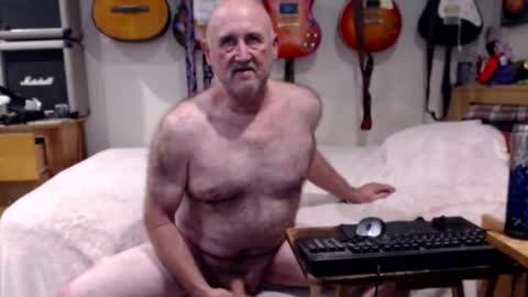 Snapshot of guitarsexgod chatting on February 12, 2025, 5:37 pm Mario online show from February 12, 2025, 5:37 pm