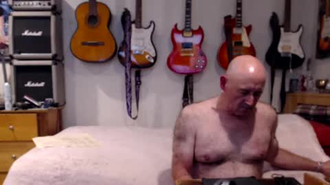 Snapshot of guitarsexgod chatting on February 14, 2025, 6:19 pm Mario online show from February 14, 2025, 6:19 pm