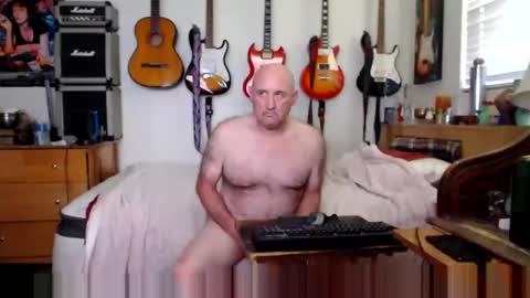 Snapshot of guitarsexgod chatting on February 23, 2025, 7:07 pm Mario online show from February 23, 2025, 7:07 pm