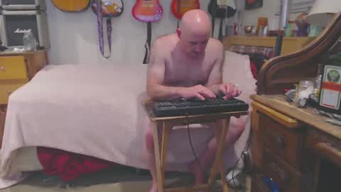 Snapshot of guitarsexgod chatting on February 25, 2025, 8:47 am Mario online show from February 25, 2025, 8:47 am