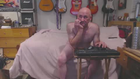 Snapshot of guitarsexgod chatting on March 3, 2025, 4:58 am Mario online show from March 3, 2025, 4:58 am