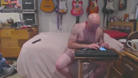 Snapshot of guitarsexgod chatting on March 6, 2025, 7:03 am Mario online show from March 6, 2025, 7:03 am